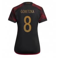 Fotballdrakt Dame Tyskland Leon Goretzka #8 Bortedrakt VM 2022 Kortermet
